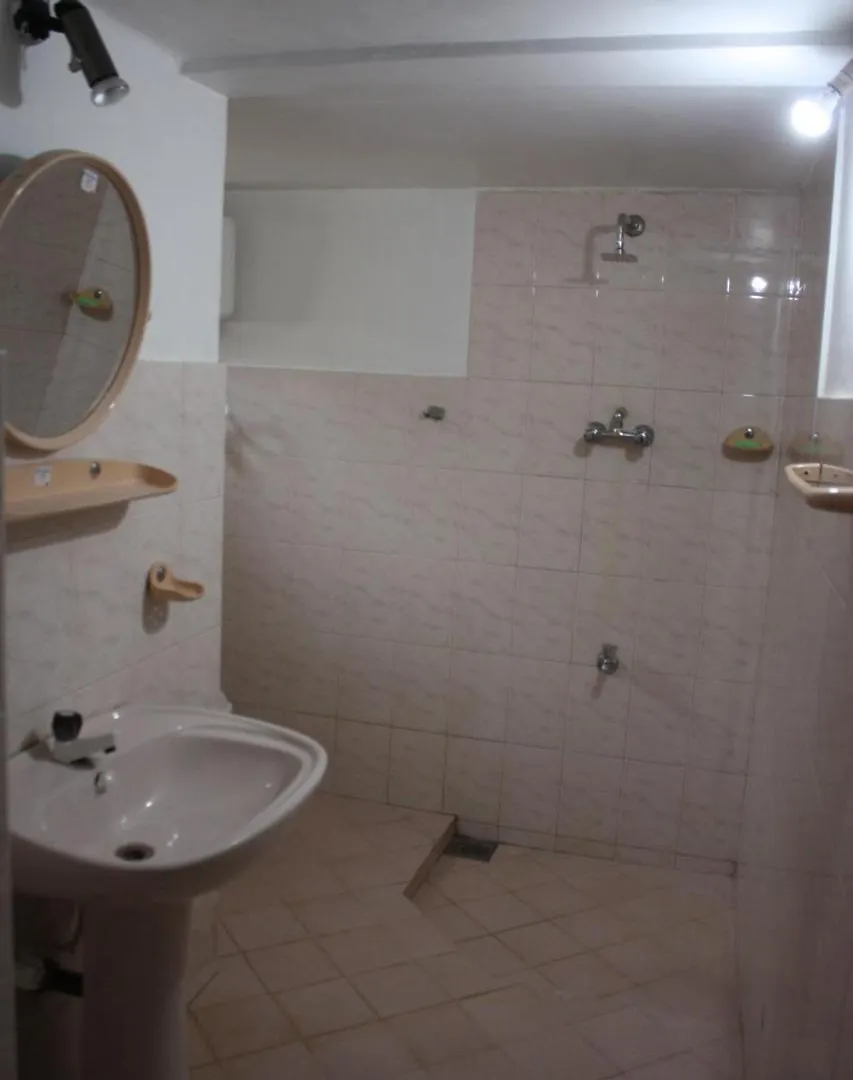 Benjohostel Katunayake Sri Lanka