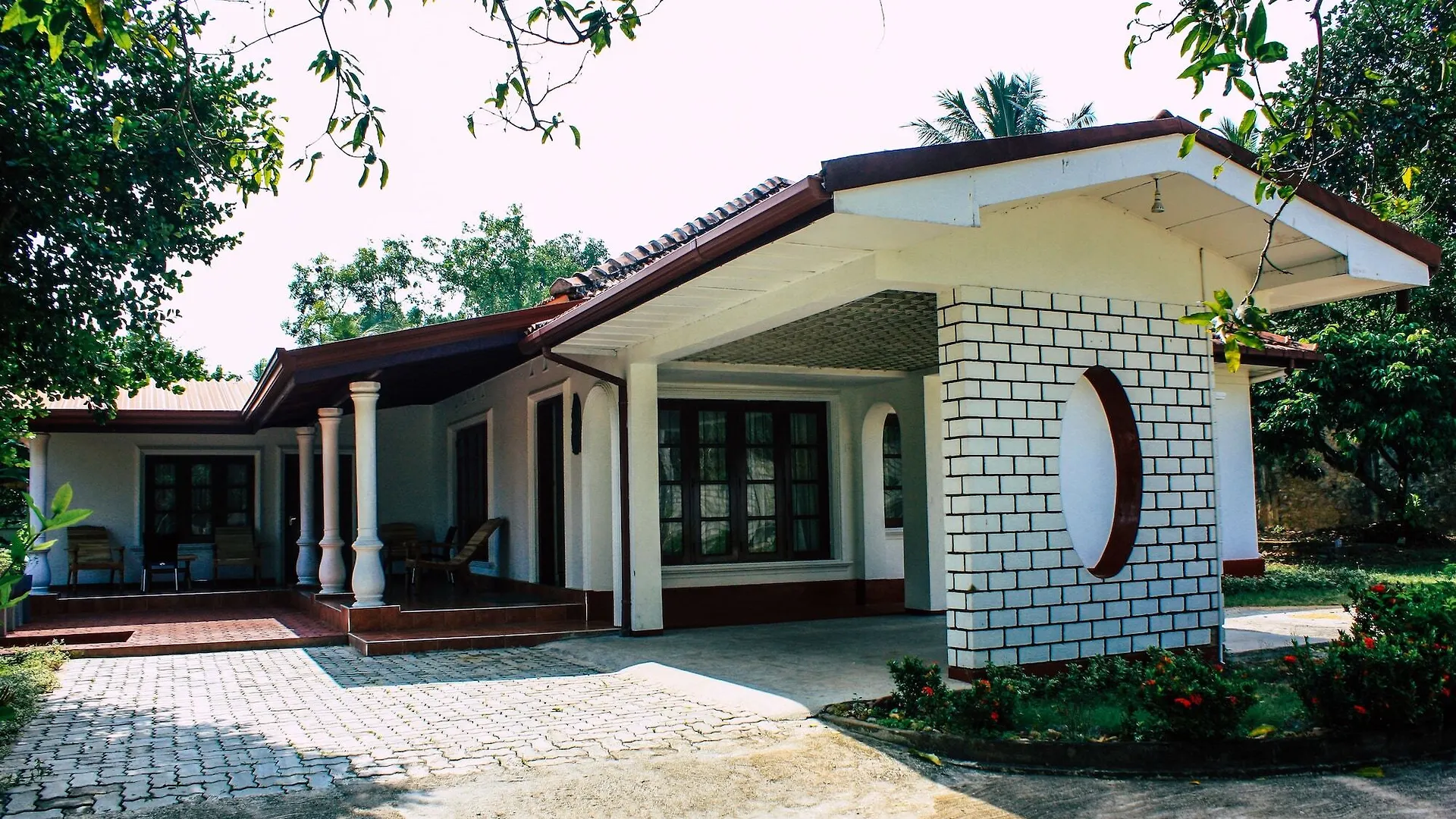 Benjohostel Katunayake